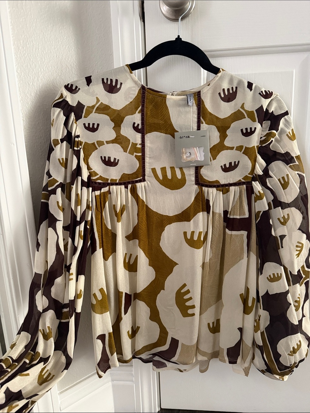 Flowy Floral Peasant Blouse in Cream and Brown